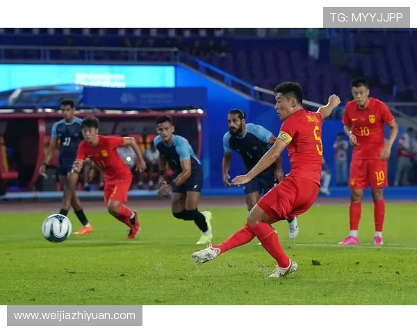 中国与韩国足球对抗精彩瞬间回顾及赛场照片分享 中国与韩国足球对抗精彩瞬间回顾及赛场照片分享